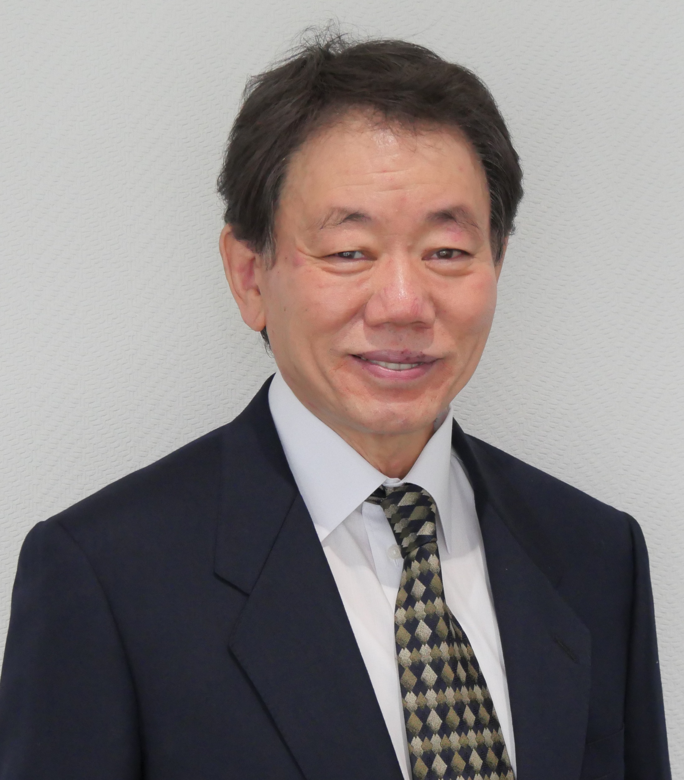 藤崎　達雄